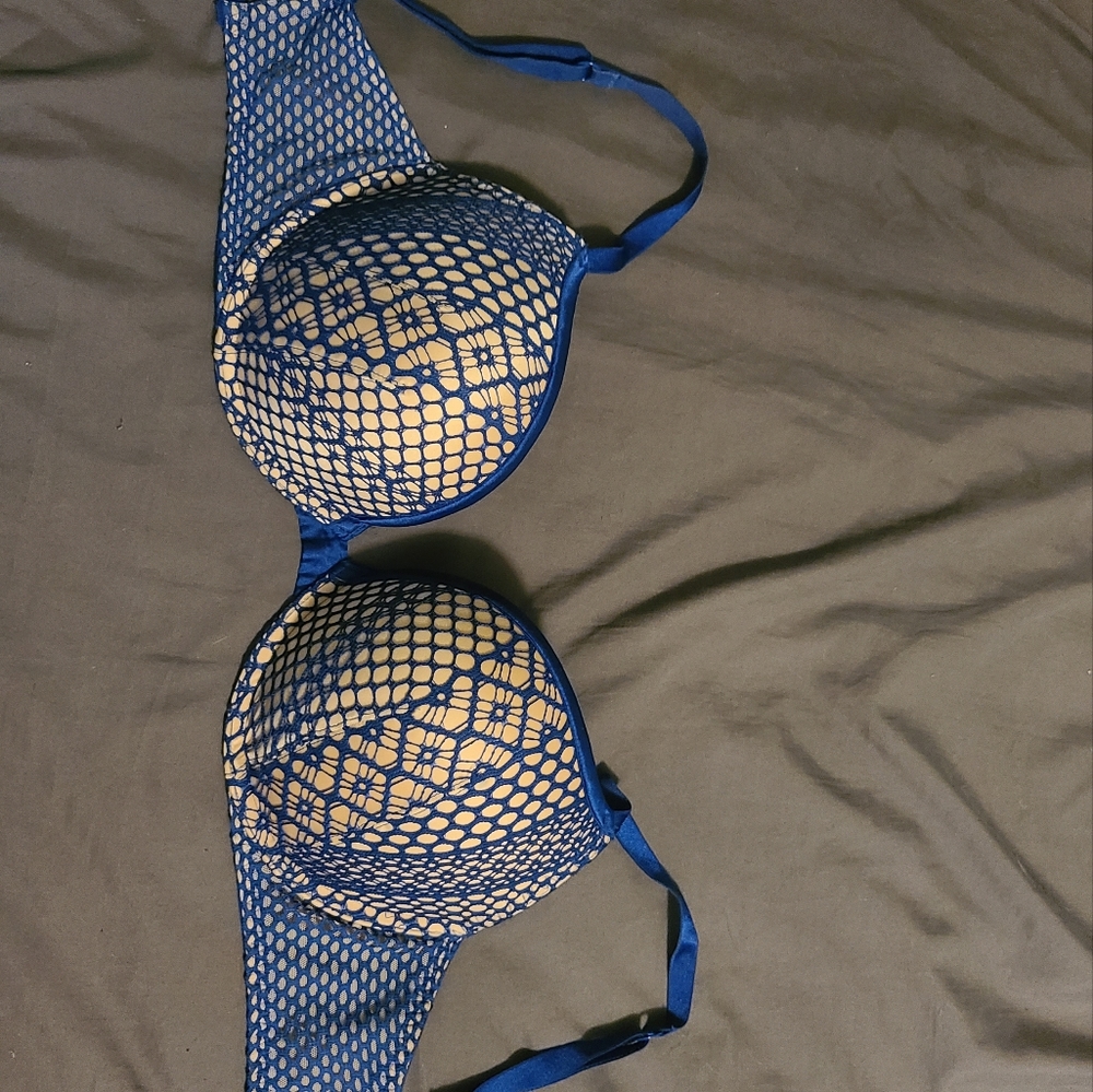 Victoria's secret very sexy push up bra 32DDD